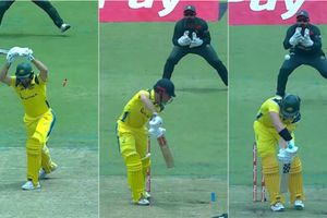 3 ducks in 2 overs, Australia batting crumbles even before Nahid Rana was given the ball; watch video SportsTak
