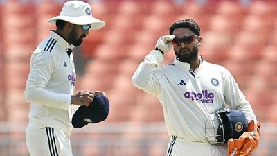 India's WC-winner wants Rishabh Pant to work hard on his temperament, says 'No player can say I am a...' India's wicketkeeper Rishabh Pant (R) talks with teammate KL Rahul in this frame. (Getty)