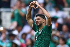 Mexican striker Raúl Jiménez dedicates emotional first World Cup goal to late father SportsTak