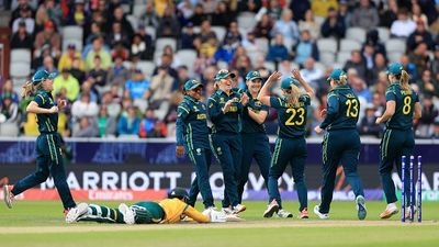 Women's T20 World Cup: Wareham's all-round gem steers Australia to 65-run win over SA in campaign opener Australia's Georgia Wareham (centre left) celebrates with team-mates after running out South Africa's Marizanne Kapp (on ground) during Women's T20 World Cup 2026 clash. (Getty)