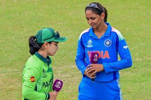 'They cannot play...': Nasser Hussain warns Pakistan ahead of Women's T20 World Cup clash against India SportsTak