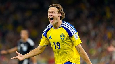 FIFA World Cup 2026 sees rare cricket-football crossover during Sweden vs Tunisia clash SportsTak