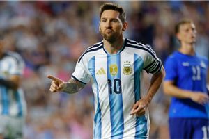 Lionel Scaloni confirms Lionel Messi's availability ahead of Argentina's FIFA World Cup 2026 opener vs Algeria SportsTak
