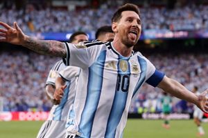Lionel Messi's first ever Hattrick powers Argentina defeat Algeria 3-0 in World Cup opener SportsTak