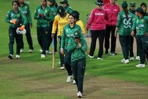 Rescued from 50/8, took 3 wickets but captain Fatima Sana left dejected as Pakistan lose to South Africa SportsTak