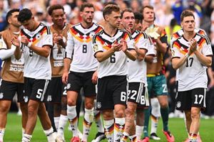 Germany defender suffers potential season-ending injury at World Cup SportsTak