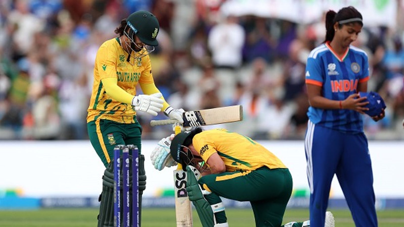 Kapp's magic helps SA hand India first brush of defeat in Women's T20 World Cup 2026 with 6-wicket win in Manchester South Africa's Marizanne Kapp and Chloe Tryon celebrate after beating India by 6 wickets in Women's T20 World Cup clash. (Getty)