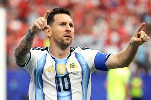 'Congratulations, champion': Miroslav Klose sends heartfelt message after Lionel Messi breaks his long-standing record in FIFA World Cup SportsTak