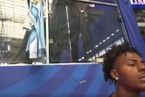 Watch: Argentina fan trolls Cristiano Ronaldo supporter iShowSpeed during Messi masterclass vs Austria SportsTak