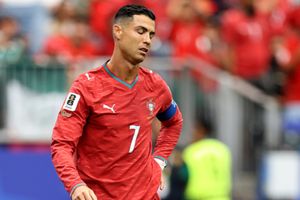 'A civil war could emerge in the team': Cristiano Ronaldo's World Cup struggles spark fresh concerns for Portugal SportsTak