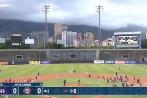 Venezuela earthquakes interrupt live Baseball game, players & spectators rush to safety in terrifying scene; watch viral video SportsTak