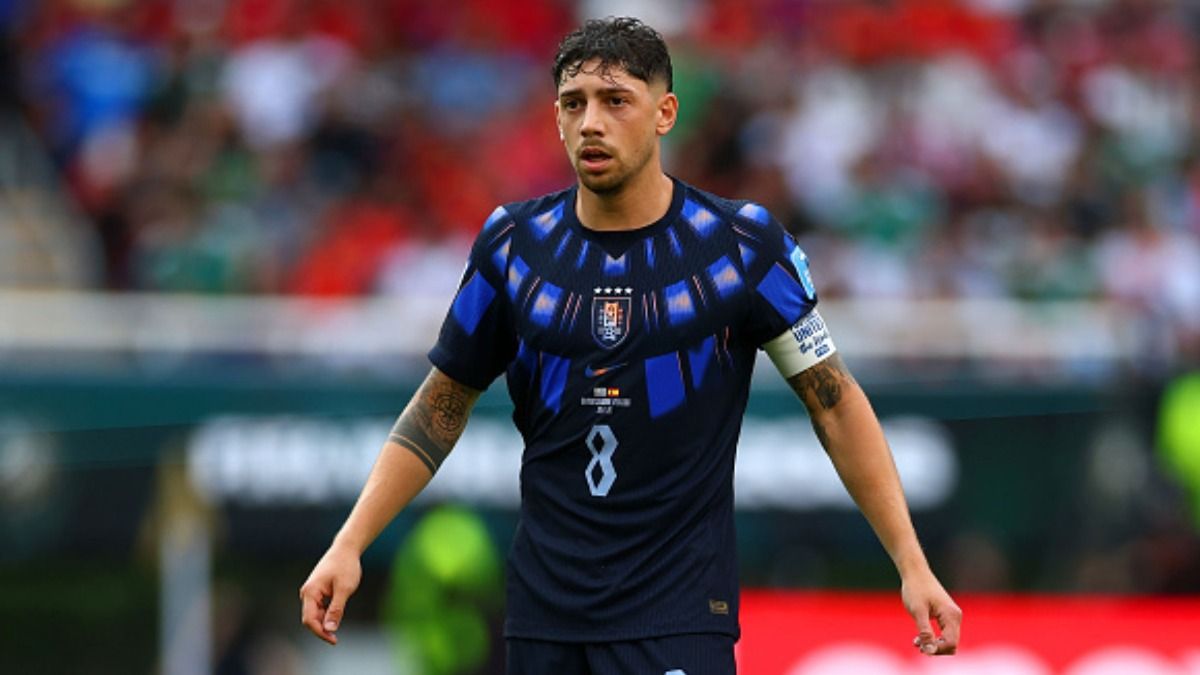 Uruguay cancels charter flight for players after disappointing World Cup exit
