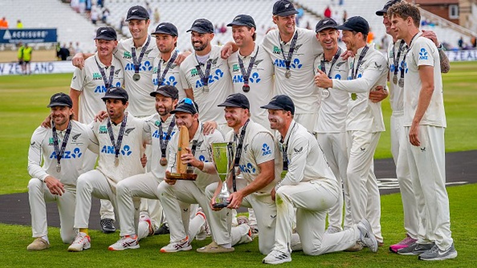 How New Zealand’s 2-1 series win over England impacts WTC 2025-27 final race New Zealand captain Tom Latham along with his teammates lifts the trophy after winning Test series against England 2-1. (Getty)