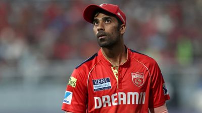 FIR filed against Punjab Kings' Shashank Singh & retired IPS officer father for alleged assault on cook Shashank Singh