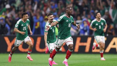 Mexico advances to World Cup Round of 16 with 2-0 victory over Ecuador; who will they face next? Mexico advances to World Cup Round of 16 with 2-0 victory over Ecuador