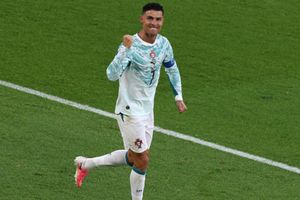 Cristiano Ronaldo adds another feather to his crown, becomes the player with... SportsTak