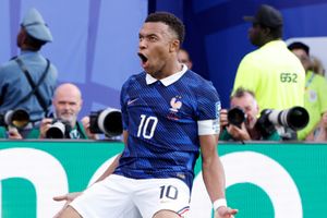 Kylian Mbappe fires warning after France's gritty win over Paraguay, says 'we'll get our hands in the dirt' SportsTak