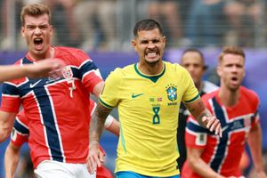 Brazil creates unwanted World Cup record as Bruno Guimaraes misses penalty; first in 40 years! SportsTak