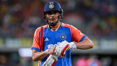 Aussie legend delivers verdict on Shubman Gill's continued T20I snub, says 'he may be challenged by T20's modern landscape but...' Shubman Gill
