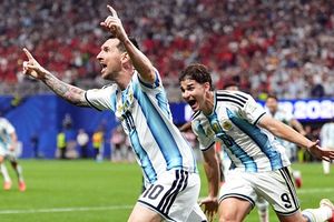 FIFA World Cup: Troika of Messi-Romero-Enzo fires Argentina in quarters with thrilling comeback win over Egypt SportsTak