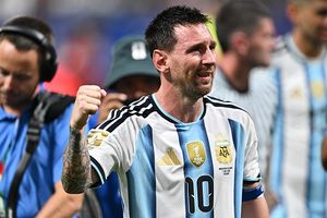 Watch: Lionel Messi breaks into tears after leading Argentina to miraculous win over Egypt SportsTak