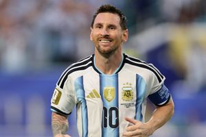 WATCH: Lionel Messi's heated altercation with Egypt coach goes viral after dramatic World Cup clash SportsTak