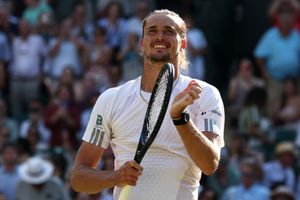 Alexander Zverev storms into maiden Wimbledon final, eyes back-to-back Grand Slam titles SportsTak