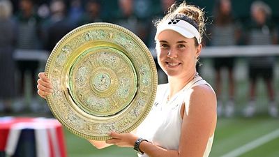 Wimbledon 2026: 21-yr-old Linda Noskova outclasses Karolina Muchova to clinch maiden Grand Slam Czech Republic's Linda Noskova poses with the Wimbledon 2026 winner's trophy in this frame. (Getty)