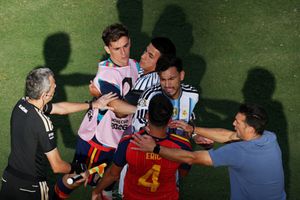 Watch: Ugly fight erupts between players after Spain's dramatic 1-0 World Cup win over Argentina SportsTak