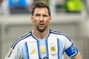 WATCH: Lionel Messi under fire for complaining against Marc Cucurella in FIFA World Cup 2026 final SportsTak