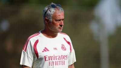 Watch: Jose Mourinho returns to Real Madrid sideline for pre-season training in nostalgic scene Watch: Jose Mourinho returns to Real Madrid sideline for pre-season training in nostalgic scene