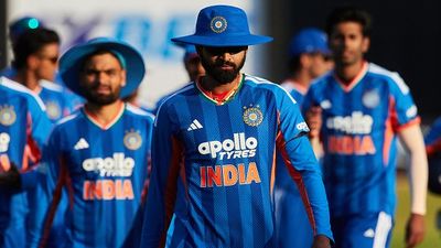 Iyer hints at big change in India's playing XI for 3rd T20I against Zimbabwe India captain Shreyas Iyer leads his team off the field after their victory in 2nd T20I vs Zimbabwe. (Getty)