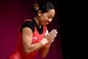 Mirabai Chanu scripts history, lands hat-trick of Commonwealth Games gold SportsTak