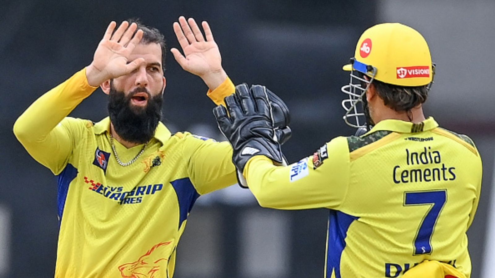 Moeen Ali snubs MS Dhoni, names Ashish Nehra as cricket's sharpest brain Moeen Ali and MS Dhoni in this frame. (Getty)