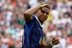 Watch: Kylian Mbappe skips rest as Real Madrid star trains hard on holiday; video goes viral SportsTak