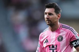 Watch: Lionel Messi returns to Rosario following father’s death SportsTak