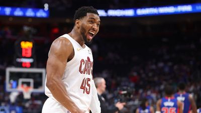 Watch: NBA star Donovan Mitchell keeps grinding on honeymoon after wedding to Coco Jones NBA star Donovan Mitchell keeps grinding on honeymoon after wedding to Coco Jones