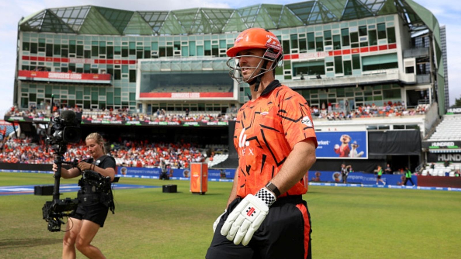 Mitchell Marsh becomes 1st Australian batter to achieve this T20 feat in a calendar year, leaves Tim David behind Mitchell Marsh of SunRisers Leeds Men walks out to bat during The Hundred match against Welsh Fire Men at Headingley on August 09, 2026 in Leeds, England.