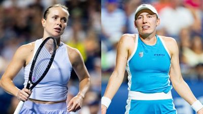 Watch: Svitolina and Alexandrova avoid handshake on court following Russia-Ukraine tension Svitolina and Alexandrova avoid handshake on court due to Russia-Ukraine tension