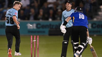 First-class cricket's 1st concussion substitute, England's 30-year-old all-rounder retires after medical advice Sam Curran, Danny Lamb