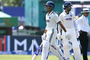 WATCH: Yashasvi Jaiswal run out in bizarre fashion after collision sparks mix-up with KL Rahul SportsTak