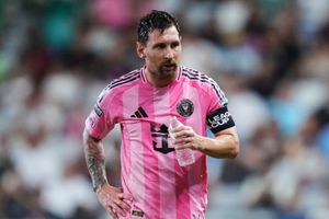 Messi’s MLS return marked by Miami’s 1-4 loss and a yellow card SportsTak