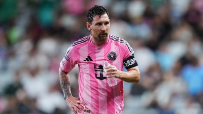 Messi’s MLS return marked by Miami’s 1-4 loss and a yellow card Messi’s MLS return marked by Miami’s 1-4 loss and a yellow card