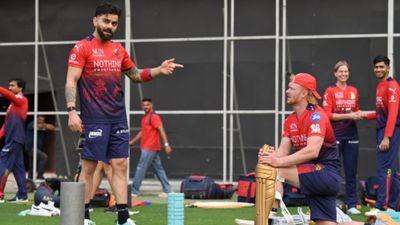 'Show them why they've done all that sacrifice for you': England's Cox reveals Kohli's advice during viral coffee shop meeting in London Virat Kohli, Jordan Cox