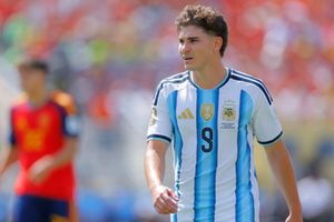‘Fit in very well’: Barcelona star hopes Julian Alvarez will join club as his comments fuel transfer rumors SportsTak