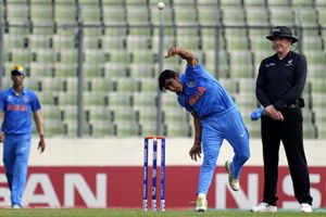 Mumbai Indians' Quinton de Kock replacement, India all-rounder heads to England for 6 County games SportsTak
