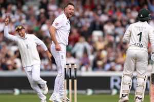 Ollie Robinson replicates Kapil Dev's 43-year-old historic record with first-ball strike against Pakistan SportsTak