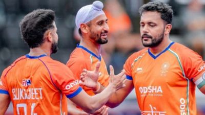 Hockey World Cup: India bulldoze Pakistan 5-3 in must-win clash to storm into next round Hockey World Cup: India bulldoze Pakistan 5-3 in must-win clash to storm into next round. (Screenshot)