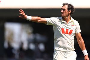 Mitchell Starc takes 5 wickets in 22 balls, overtakes Dale Steyn in historic Test feat SportsTak