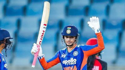 Smriti Mandhana's special 124 sends India into Asia Cup'26 semifinal with 137-run win vs Hong Kong Smriti Mandhana